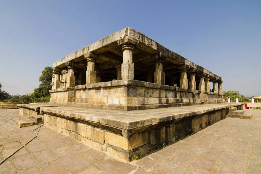 Battisa Temple, Barsur